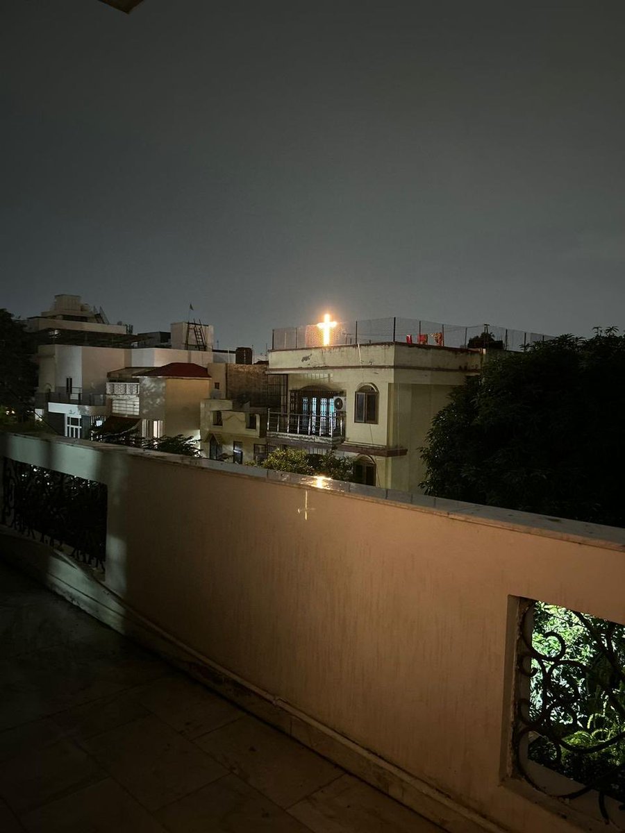 aanchaling's tweet photo. Hey Gurgaon Girlies 💃🎄
I’m looking for my replacement in a 3bhk flat suitated in DLF phase 2
📌 Fully furnished room well lit with ample amount of storage 
📌5mins walk to MG metro, 
📌7mins to cyber hub, sector 18, udyog vihar
📌well maintained, cctv covered

Dm to know more. https://t.co/GV3sO6ByFo