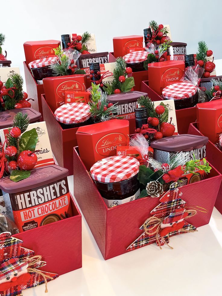 lantunbiru's tweet image. ㅤ
ㅤ
Ding-dong! 🎅
A small gift, sent with care. 🎄

Merry Christmas and Happy New Year!
Wishing you warm days, kind moments, and lots of simple joy. This package includes a small gift to celebrate your holiday and share happiness with you.

— Andarian &amp;amp; Kaivara. 
ㅤ
ㅤ