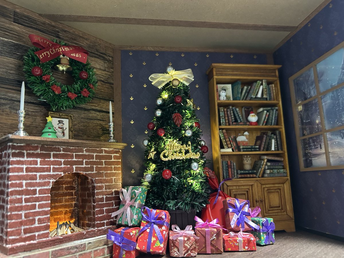 TOY_STEP1's tweet photo. どうにかイブまでに　間に合った
毎年、クリスマスまでに作ろうと思っていたが制作すら入らず　頭の中だけで完成させてた　でも今回は作った　あとこれと同時に3作品制作中 https://t.co/SwjJnd1Pa8