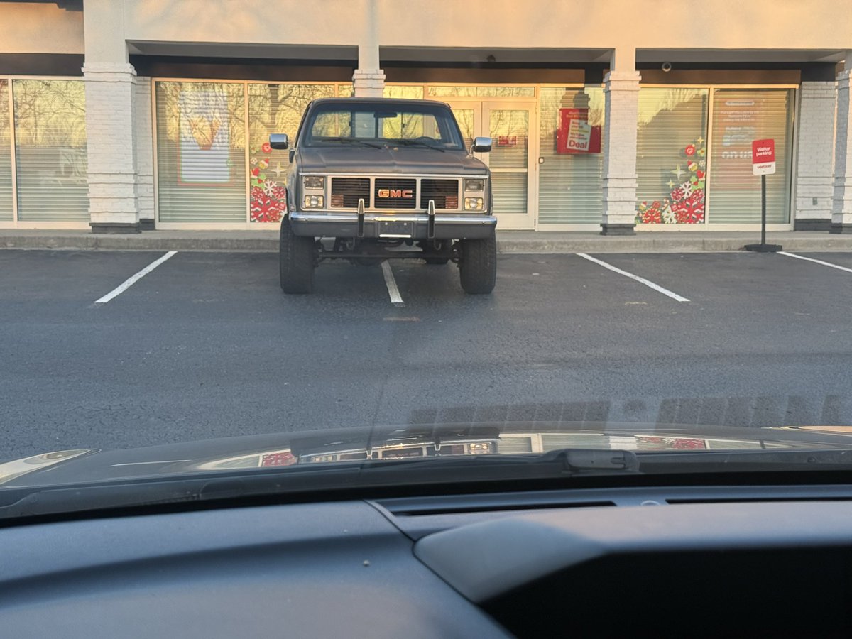 71_Button's tweet photo. You only had one job . . . park between the lines. ☹️☹️☹️. #EpicFail #Chevy #Trucks. https://t.co/yCD37vD2bN