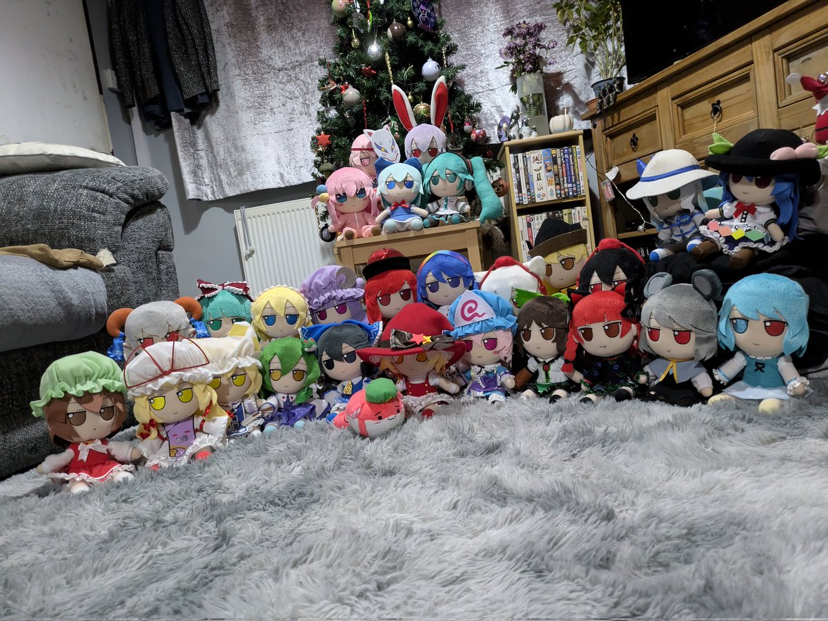 Otakureiss's tweet image. Updated Fumo christmas picture for christmas eve, Merry Christmas everyone 🎁