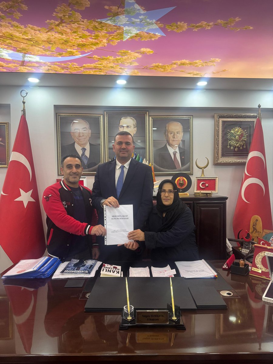 Mülakat Mağduru Öğretmenler Platformundan Sn. Tamer Ağabal ve Mağdur Öğretmen Annesi Sn. Kebire Ağabal ziyaretimize gelerek, MEB Mülakat Sunum Dosyalarını Genel Başkanımız Sn. Devlet Bahçeli’ye iletilmek üzere bizlere ulaştırmıştır.

Ziyaretlerinden dolayı teşekkür ederim.