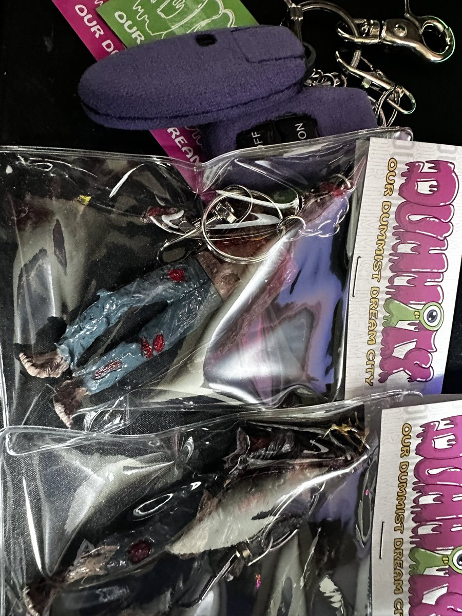 차키에 달려고 샀는데 
차키보다 더 큰…. 사이즈 실패 ㅠ