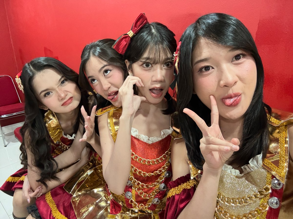 thank you for todayyy🫰🏻🫰🏻 habis business trip bersama keluarga kecilku ahay🤭🤭

p.s tolong tag kakak” yang itu🤫