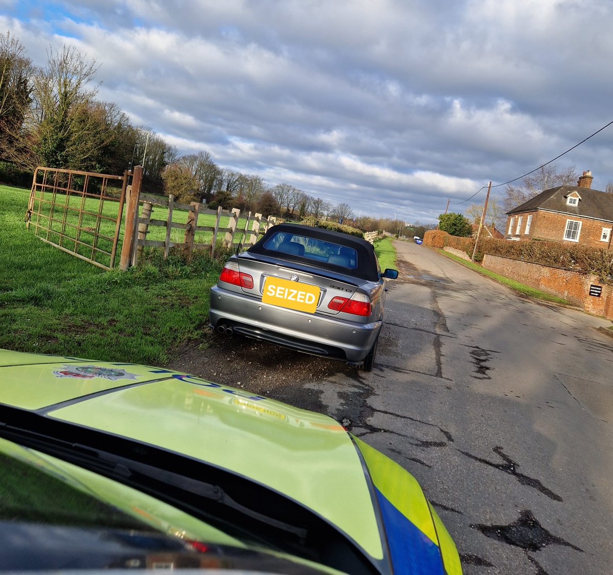 StaffsRCT's tweet image. Vehicle stopped on the A449 Penkridge. Following checks it shown as having no insurance  🔑 #seized and driver reported at the roadside @driveinsured #Team4RCT