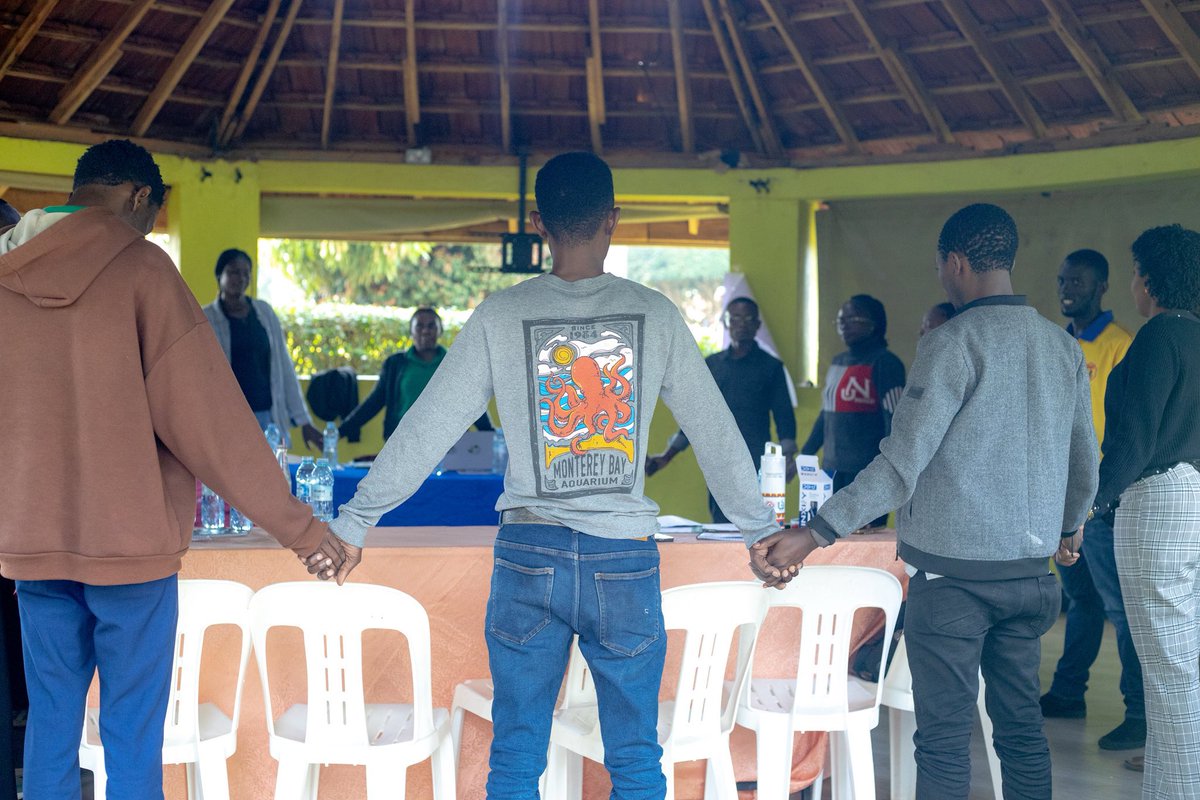 PM_AKELLO's tweet image. Frontline activists have the voice and ideas, but what more can a solid voice birth?
The Africa Siblings Boot Camp gave these voices a foundation to birth a shared idea, for a sustainable future!
It’s young Africans innovating their future.
Nothing for us is without us!