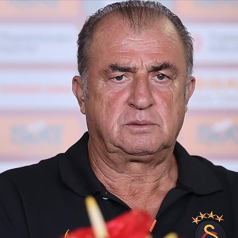 🚨 Masak raporlarına göre Osimhen'in transferine sponsor olmak isteyen ve G.Saray eski yöneticisi Rezan Epözdemir’in 2017–2025 yılları arasında en fazla para transferi yaptığı 10 kişi tespit edildi. Bu listede; Dilan Polat’a: 5 milyon 619 bin TL, Fatih Terim’e 5 milyon 432 bin