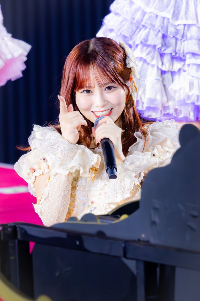 １点限定❣️大人可愛い♡お花畑を舞う美発色ブルー蝶々のピアス/イヤリング♡ 2025.12.24 ＝LOVE 8th ANNIVERSARY PREMIUM TOUR 大阪城ホール 大場