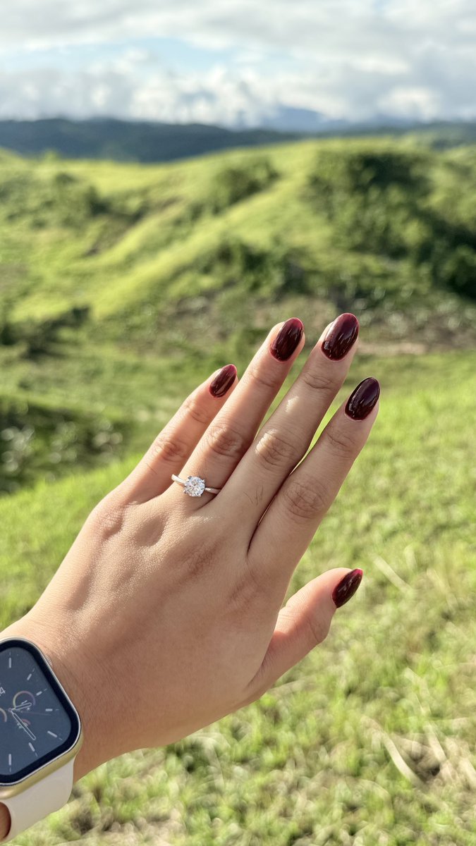 wtbeomie's tweet image. officially off the market 💍 sorry jin!