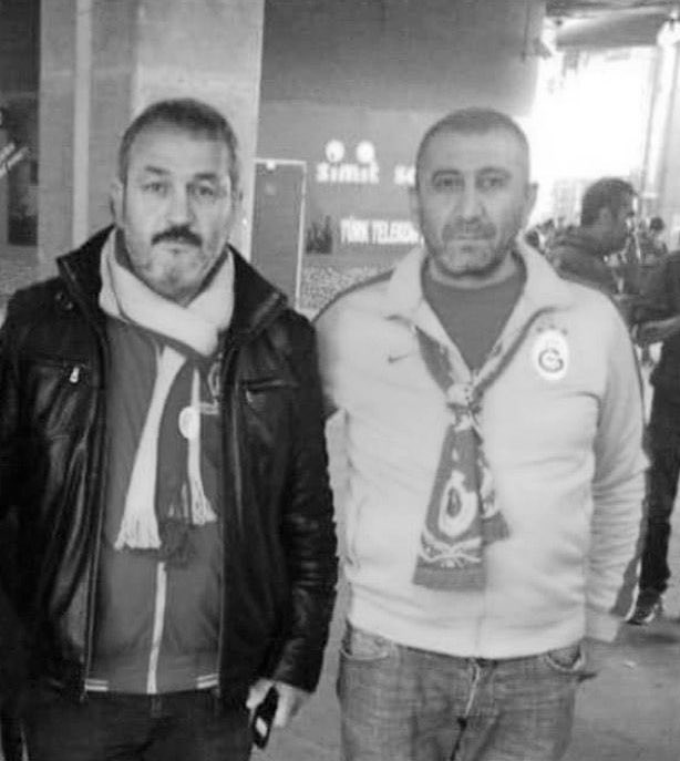 Tribünümüz emektarlarından, Cuma Aydoğan’ın vefat haberini derin bir üzüntüyle öğrenmiş bulunuyoruz.

Merhum Cuma Aydoğan’a Allah'tan rahmet; başta ultrAslan Ankara ve ailesi olmak üzere tüm yakınlarına, sevenlerine sabır ve başsağlığı diliyoruz.

#ultrAslan