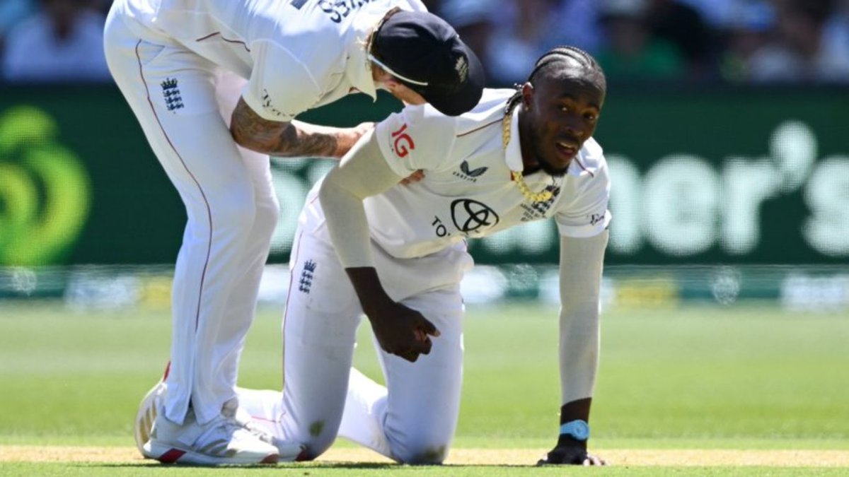 Network10Live's tweet photo. Ashes Test: इंग्लैंड को लगा तगड़ा झटका, जोफ्रा आर्चर बाकी बचे दो मैच से बाहर

#AUSvsENG #Ashes #englandcricket #JofraArcher | Jofra Archer | Cricket

https://t.co/MAtlkRIrsL https://t.co/hurguOpMqq