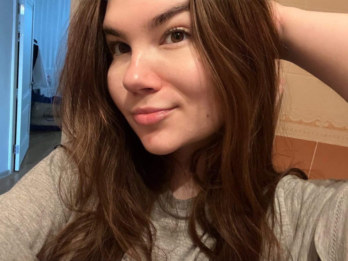 Call me Kárina tweet media