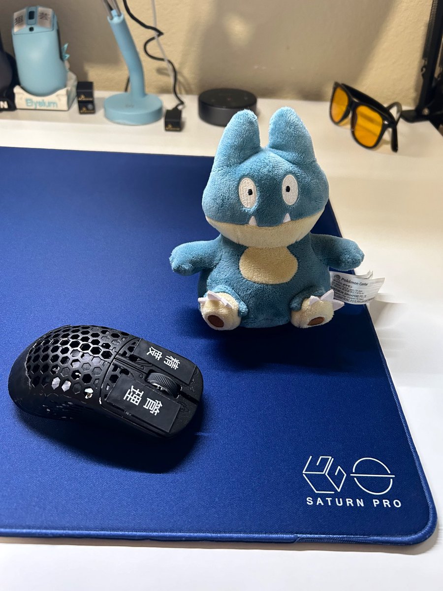 frugalaimer's tweet image. the navy blue🫐saturn pro is a mousepad i still consistently reach for, i've owned this copy for a little bit over a year now and it's held up insanely well after many washes