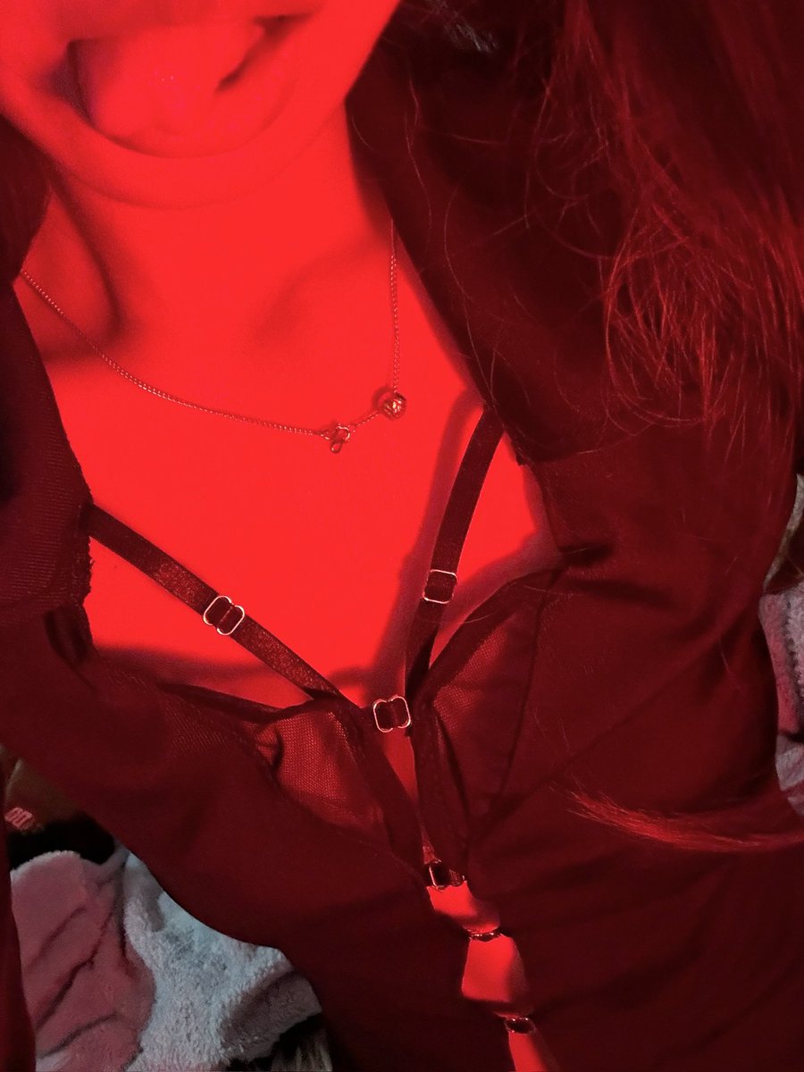xi05103's tweet photo. 喜欢我就给我当狗啊 #lesbian #女同 https://t.co/4yxk8VdgkO