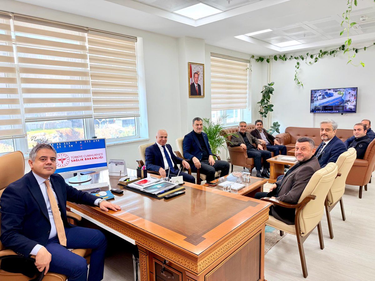 Şube Başkanımız Abdullah Saruhan, Yönetim Kurulu üyelerimizle birlikte İl Sağlık Müdürü Sn. Uzm. Dr. Saffet Yavuz’u makamında ziyaret ederek,üyelerimizin sahadaki sorunları ve çözüm önerileri ile ilgili görüş alışverişinde bulunulmuştur.