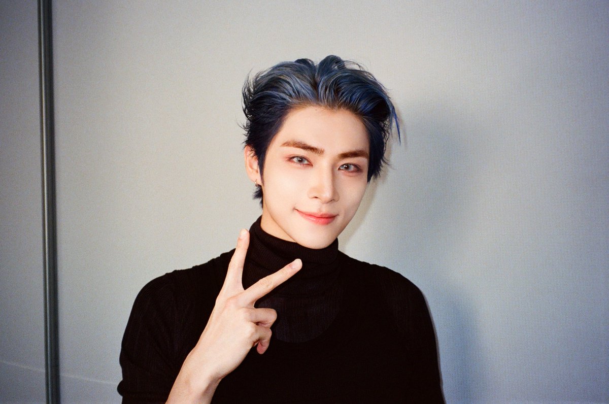 WayV_official's tweet image. frozen in time

#WayV #威神V #白色定格
#WayV_EternalWhite