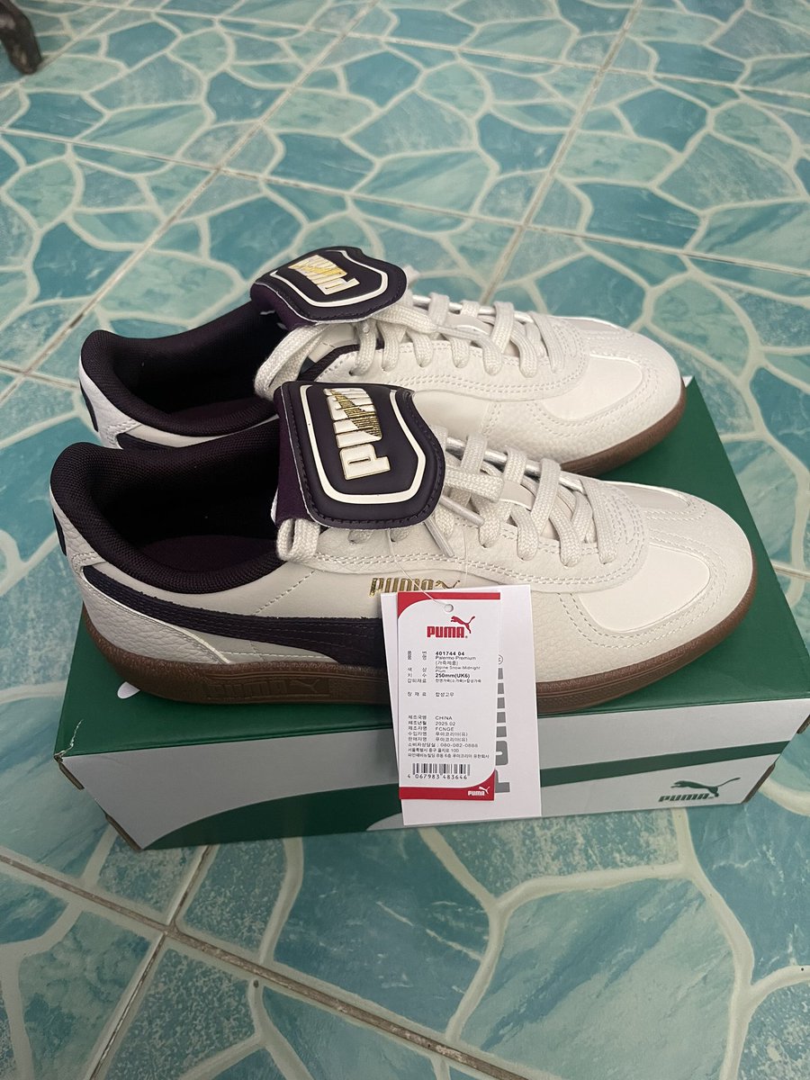 wiipppyyyy's tweet photo. 📍ส่งต่อรองเท้า Puma Palermo Premium (พรีเกาหลี) ✨ ไซส์ 25cm.

〰️ ราคาคู่ละ 1,400฿ 〰️ รวมส่ง 

เป็นสีออฟไวท์ตัด Burgundy + กัม sole วินเทจ
ลองสวม1ครั้ง ใหญ่ไปขอส่งต่อค่ะ

#ส่งต่อpuma #ส่งต่อรองเท้าpuma #ส่งต่อรองเท้าผ้าใบ #ส่งต่อรองเท้ามือสอง  #pumapalermo #ส่งต่อเสื้อผ้ามือสอง https://t.co/r9m5syZgcW