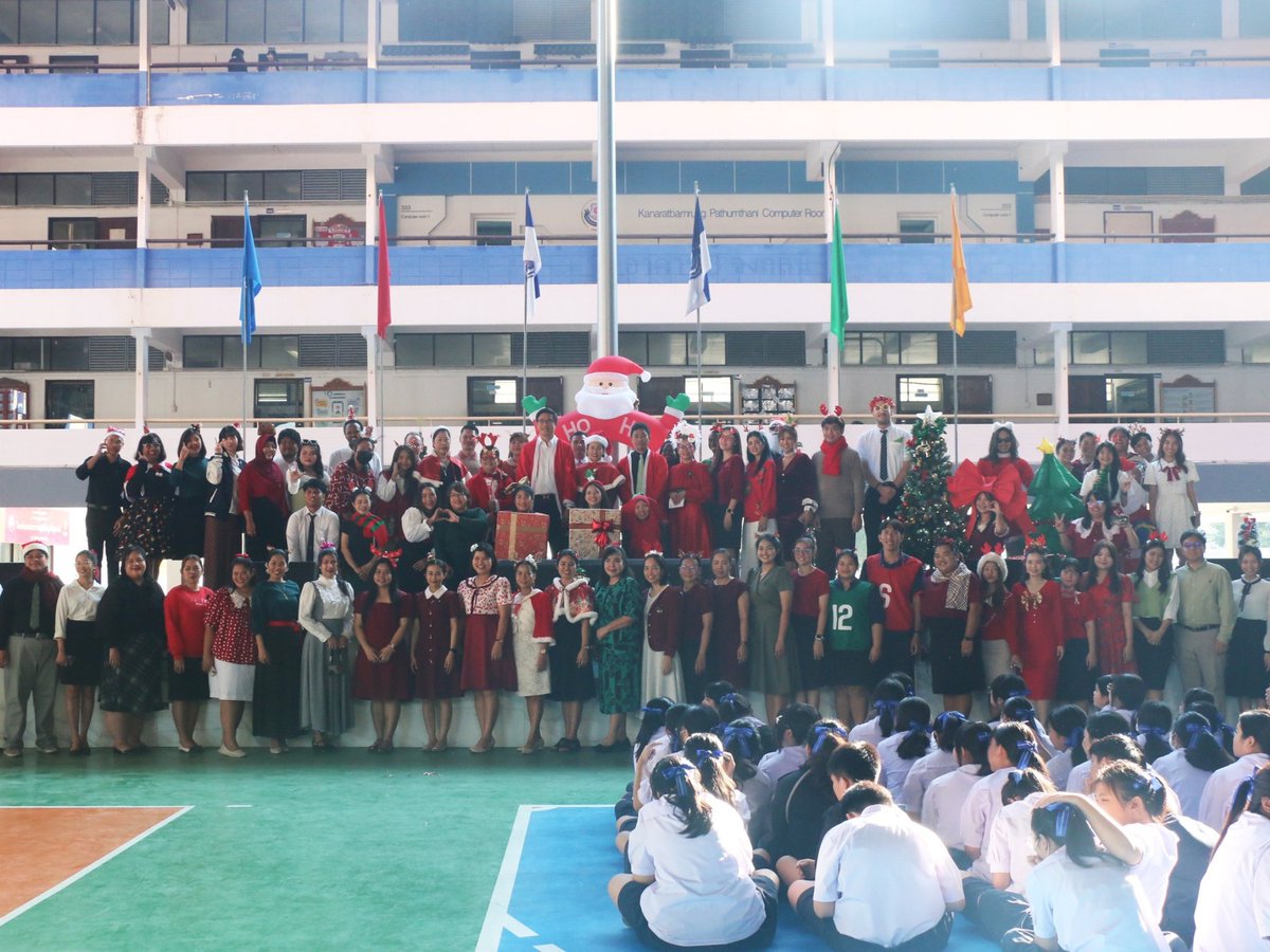 BFITSThailand's tweet image. Christmas came early at one of our partner schools 🚀 Through the KBP BFITS Program, students, teachers, and staff came together—parades, smiles &amp;amp; a shared “we’re in this together” spirit. More holiday moments coming soon.

#KBP #BFITSProgram #ShineWithBFITS #TeachInThailand 🇹🇭