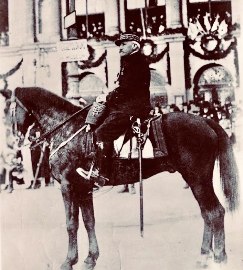 SaintMontjoie's tweet image. 24 décembre 1851, naissance du général Édouard de Castelnau, vainqueur à Verdun.
« C'était de Castelnau, que beaucoup considéraient comme le meilleur général français, mais royaliste et catholique, donc suspect. » Major Général Harbord