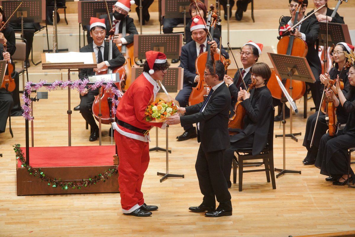 sendaiphil's tweet image. Concert Photo📸
2025/12/24(水)
名曲トラベル 第7回 ～クリスマスパーティー！～

指揮：角田鋼亮 @KosukeTsunoda 

アンダーソン：クラリネットキャンディ、タイプライター、クリスマス・フェスティバル ほか
ドリーブ：バレエ音楽「コッペリア」より　スワニルダのワルツ、バレエ組曲「シルヴィア」