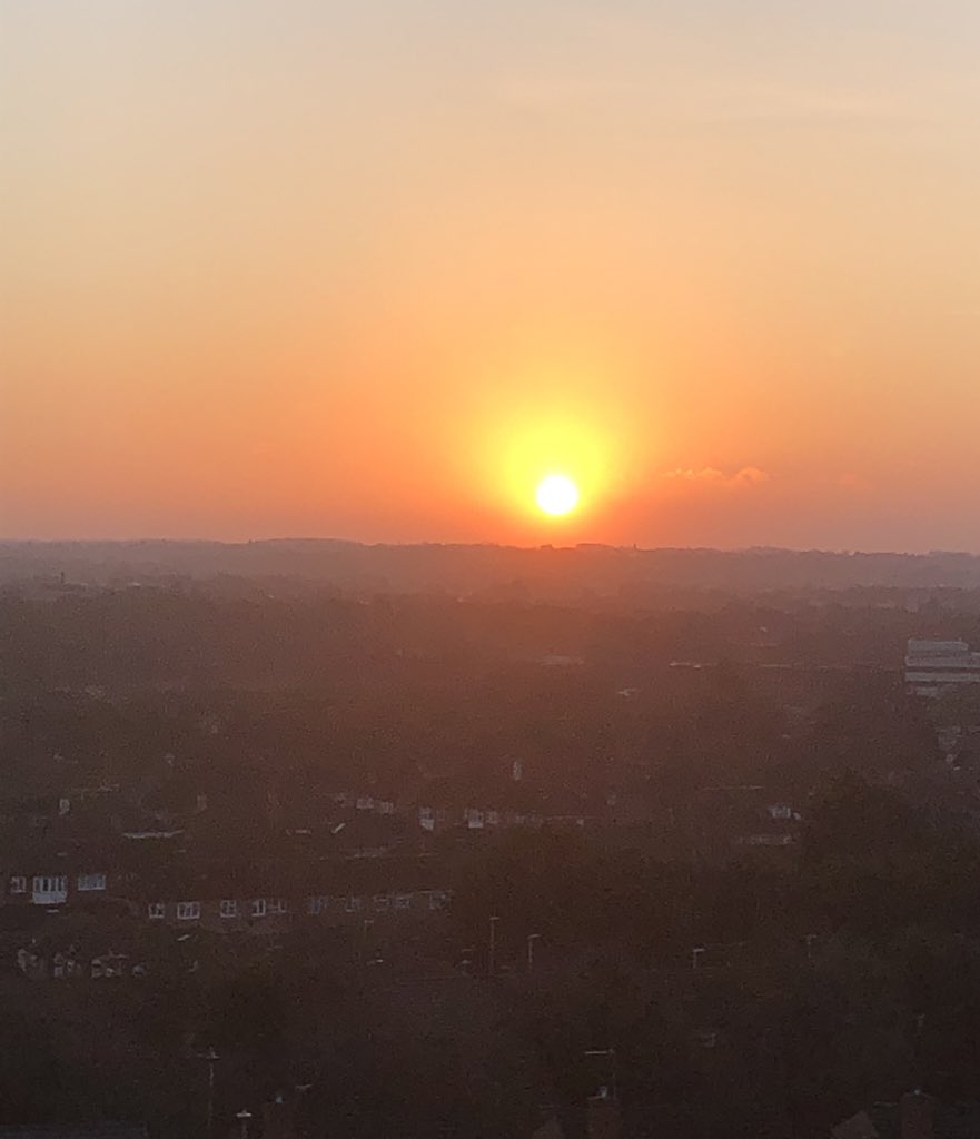 Starseeker1986's tweet photo. Morning friends ๐
A view from my balcony this morning!
Show me something that makes you happy or brings you peace โจ
#giftsofjoy #Xmas2025 #xmaseve https://t.co/EcOPhoDrVw