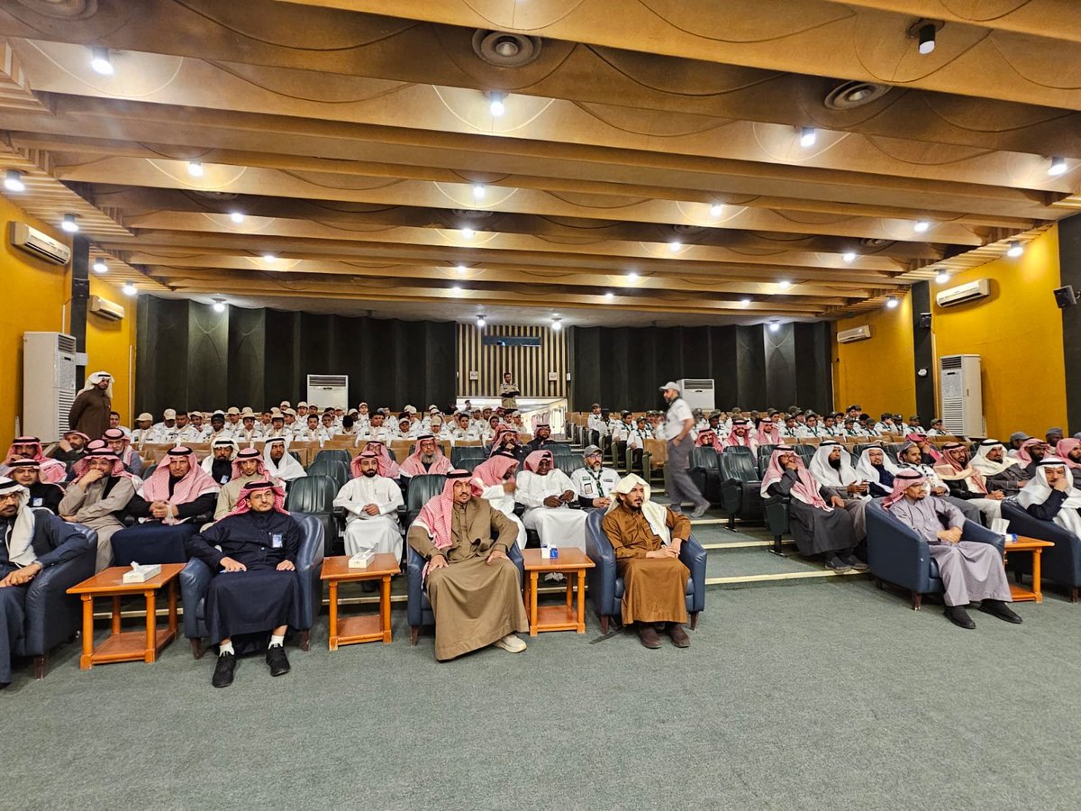 الأمين العام لجمعية الكشافة الدكتور عبدالرحمن المديرس ، يُشارك في الحفل التكريمي الذي أقامه معهد العاصمة النموذجي اليوم لمشرف النشاط الكشفي بالمعهد القائد فهد النهيو بمناسبة تقاعده من العمل الوظيفي الرسمي.