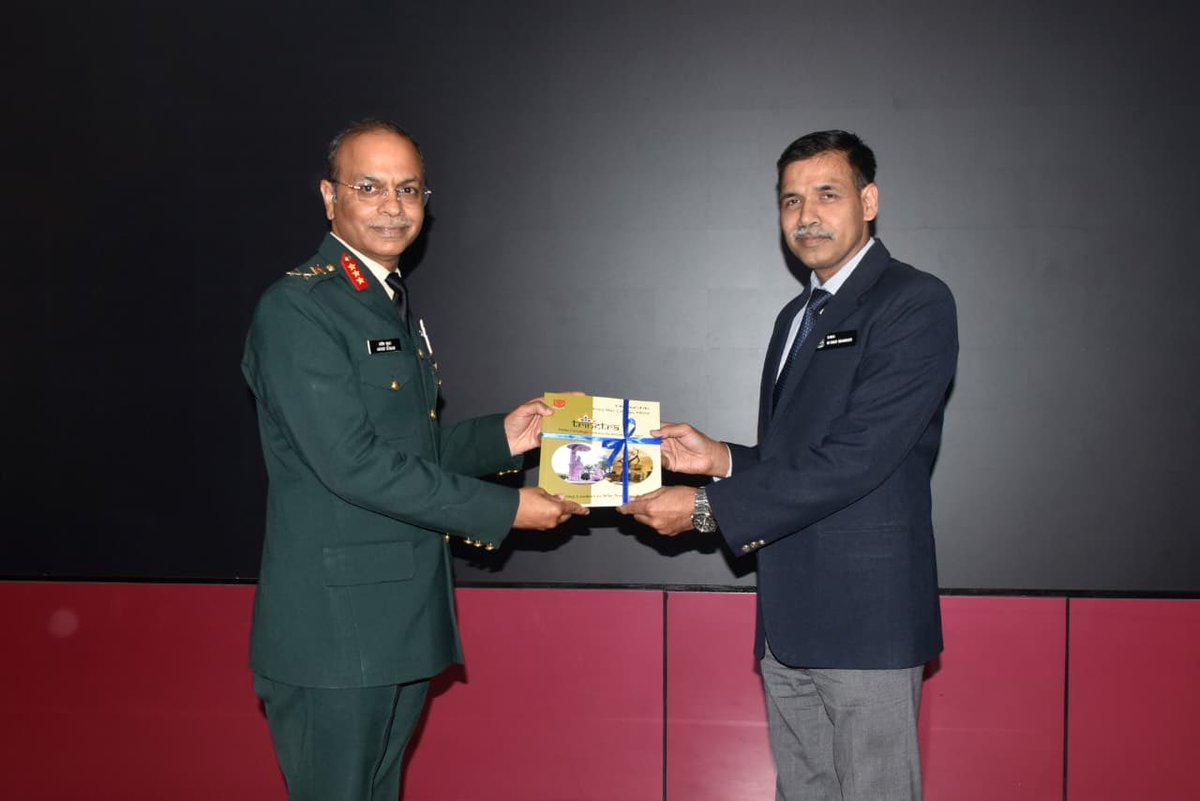 ia_awc's tweet photo. Lt Gen Adosh Kumar highlights modernisation & restructuring of Indian Artillery for future conflicts at #AWC, Mhow. #IndianArtillery #Modernisation #DefenceReady @adgpi @artrac_ia https://t.co/ITL6JJC4fh