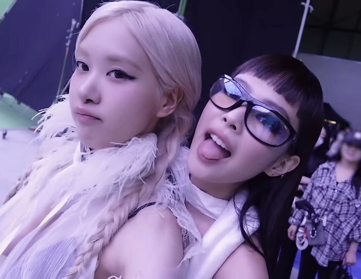 เจ้ซีแซนกะพ้วยตอนไปดูค0น <a href="/J0NKZQ/">seazand</a>  แต่งตัวให้รู้ว่านี่เมนใคร >_<