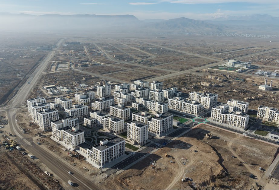 🇦🇿 On December 24, Azerbaijani President Ilham Aliyev and First Lady Mehriban Aliyeva participated in the opening of the second residential complex in Aghdam and met with residents who have moved in, Caliber.az reports, citing the president's official website.