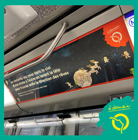 [#Culture] La poésie s’invite également en rames ! 🚇 Notre campagne poétique inspirée de l’univers de l’espace vous accompagne sur vos trajets tout au long du mois de décembre ✨🎄#RATP
En savoir plus ➡️ ratp.fr/fetes-de-fin-d…