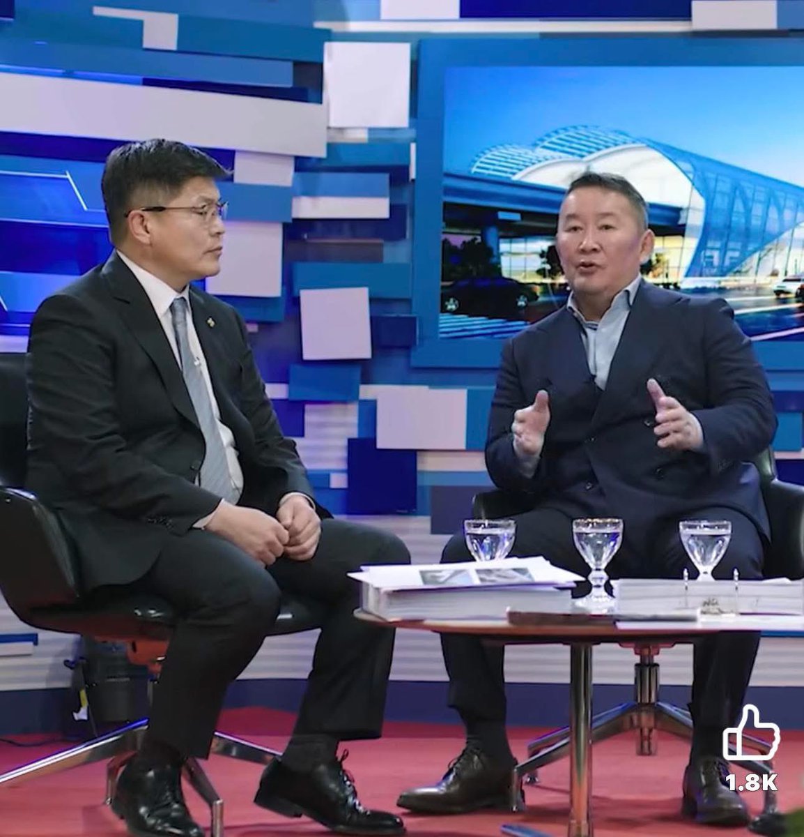 Манай улс их сайхан улс шүү! Даанч новшийн улс төрчид гэх адгийн шаарнуудаар дүүрэн!