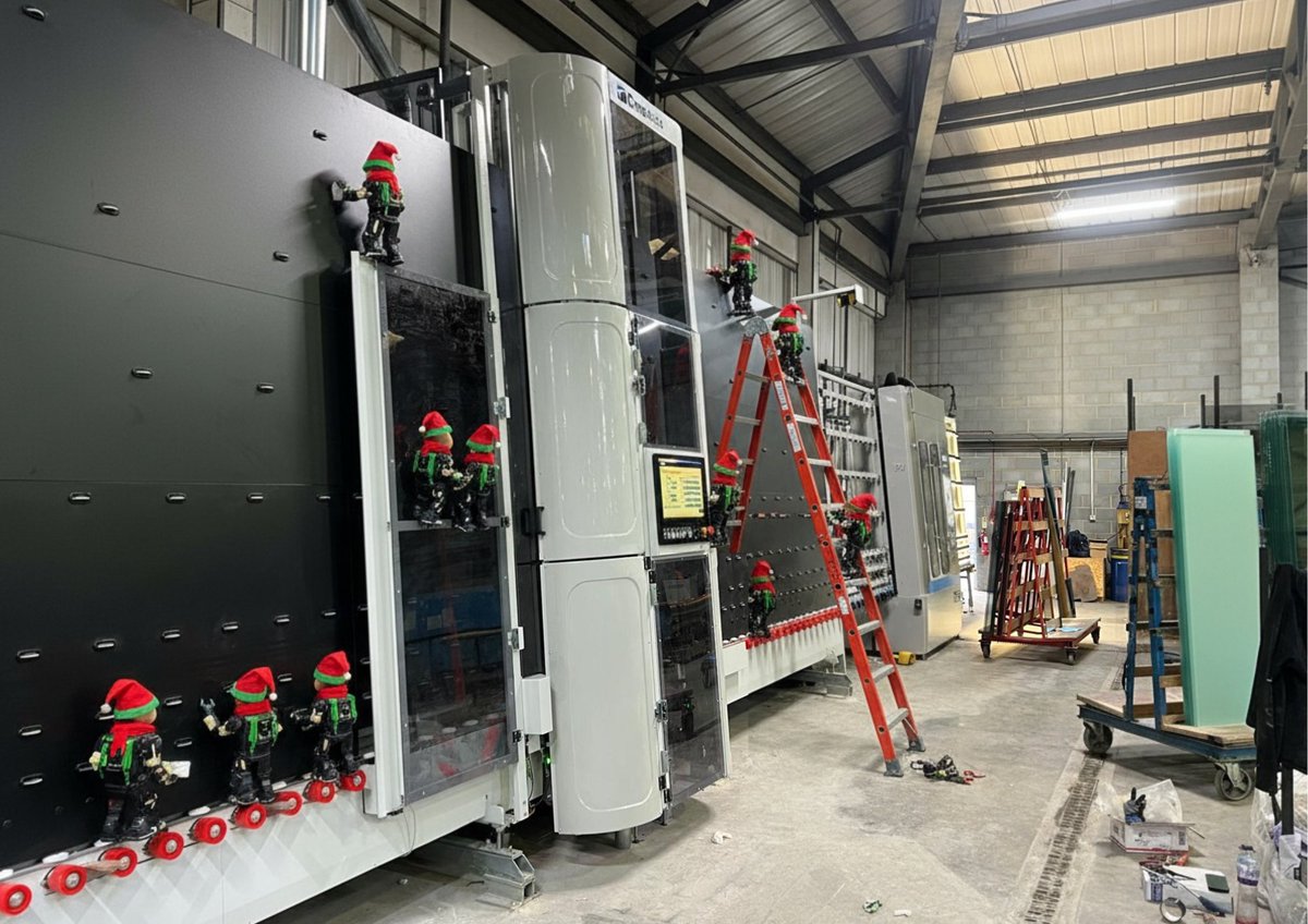 Eleven Daves on the job, ensuring every CMS Aura installation runs worry-free! 🎅
Automatic measuring, dry seaming, quick setup with efficiency so good, it’s practically Christmas magic. ✨
#12DaysOfStoneAndGlass #CMSAura