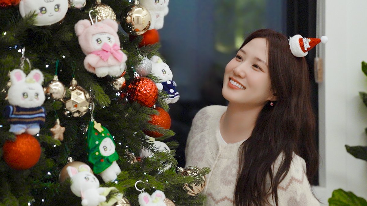 [#나무콘텐츠] 크리스마스에는 은빈을❣️(FOR. MY BINGO)ㅣ 박은빈(PARK EUN BIN) ‘눈의 멜로디’ SPECIAL VIDEO
유튜브▶ youtu.be/TKgUwUGQ3g8
네이버TV▶ tv.naver.com/v/90932556

#박은빈 #눈의멜로디 #PARKEUNBIN #A_Melody_in_Snow #NAMOOCONTENTS