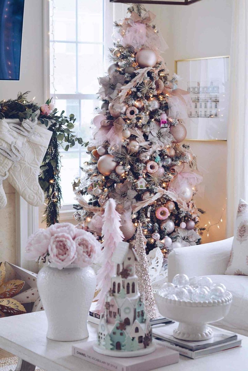 pressarea's tweet photo. Peace. Love. Joy. It's the most joyful time of the year.! Merry Christmas 💗✨ https://t.co/rJIQZ9jpib