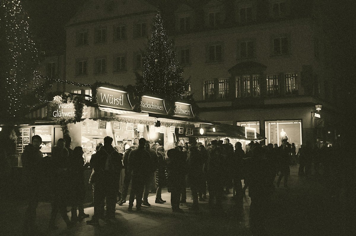 gaolang3c's tweet photo. Merry Christmas and Happy holidays!
CONTAX T & Ilford XP2 Super400
#filmphotograhy #filmisnotdead #contaxt #regensburg https://t.co/y2pc47e9LR
