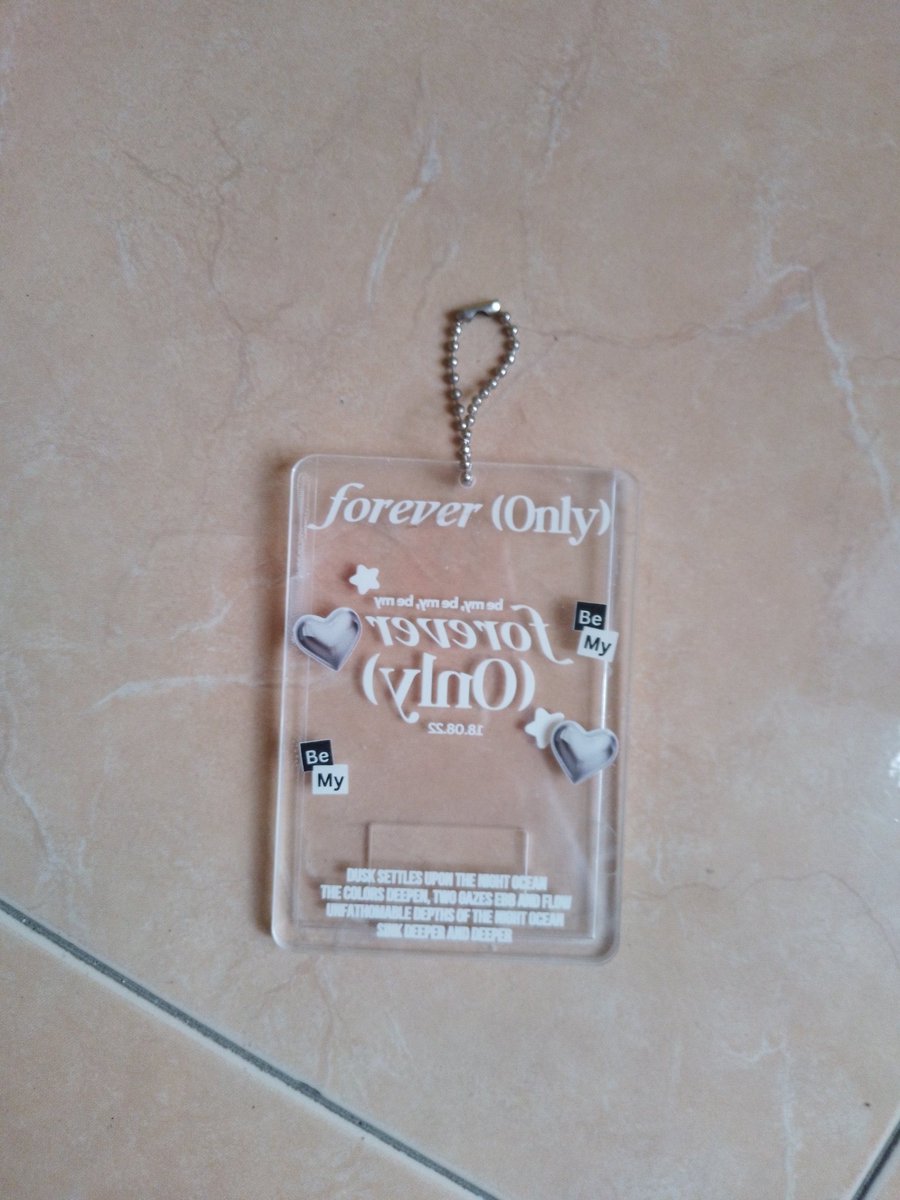 jgnfllo's tweet photo. WTS//Want to sell preloved cahol akrilik sleeve sanrio
tags. wts preloved clear cahol acrylic forever only sleeve sanrio 
price exc adm
like new karna jarang dipake https://t.co/m5ALlverYG