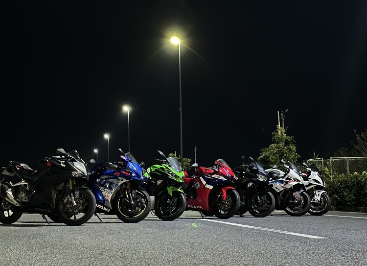 nijitokane's tweet photo. 寒いからこそバイクに乗っているんですよ。
#冬のバイク #夜のライド #寒い夜 #バイクライフ #冬の風景 https://t.co/oJIrwYjIsI