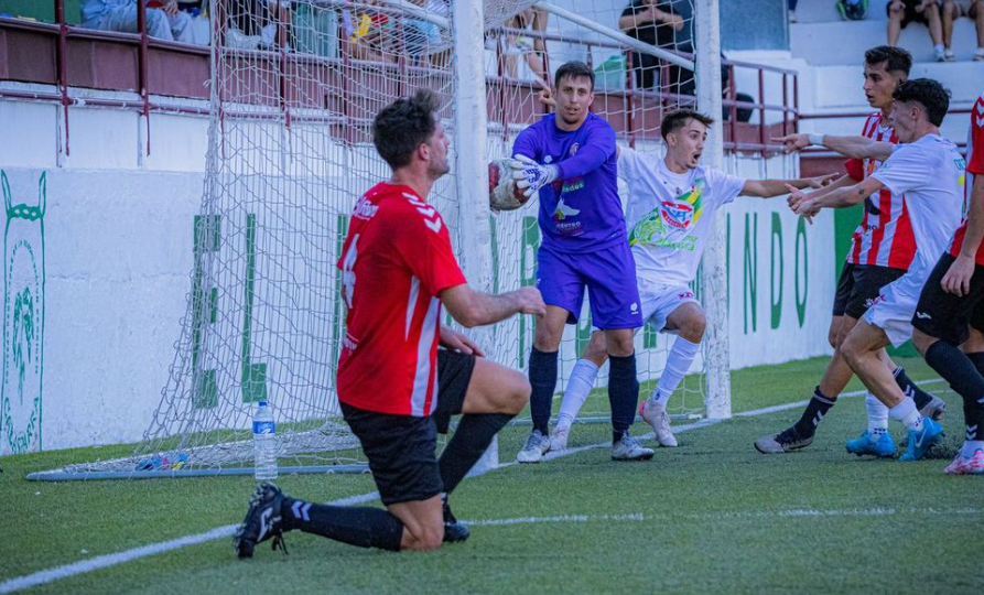 Álvaro Alarte.

Realiza cada semana actuaciones que dejan portería a 0 y también permiten sumar al Bullas Deportivo. Buen nivel exhibido