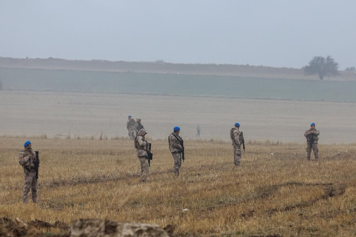 #BREAKING
Turkey recovered the voice recorder and black box from the Libyan military aircraft that crashed near Ankara, killing Libya’s Army Chief of Staff and aides.
Authorities say a full investigation is ongoing.

🔗More: turkeytribune.com/libyan-jet-cra…

#Libya #Crash #Turkey #plane