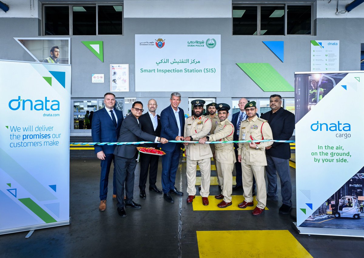 dnata has unveiled a new centralised screening control room at its DXB cargo facility.

Developed with <a href="/DubaiPoliceHQ/">Dubai Policeشرطة دبي</a>, the initiative combines enhanced security oversight with data-driven workflows.

Read more here: logisticsmiddleeast.com/transport/air-…

#AirCargo #Operations #Tech #Dubai