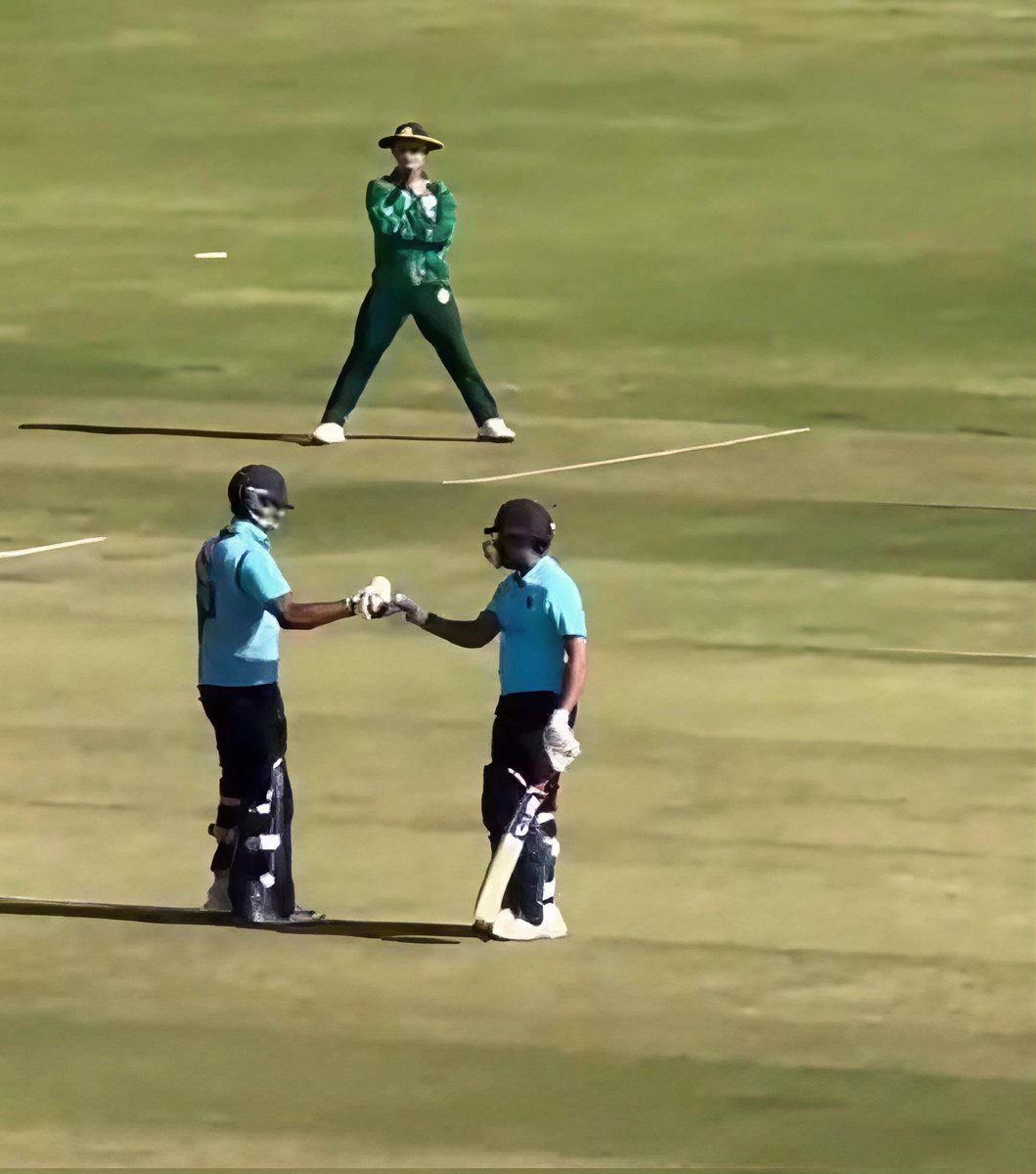 रोहित शर्मा ने सिक्किम के खिलाफ 62 गेंदों में 8 छक्कों और 8 चौकों की मदद से शतक बनाया।

#विजयहज़ारेट्रॉफी