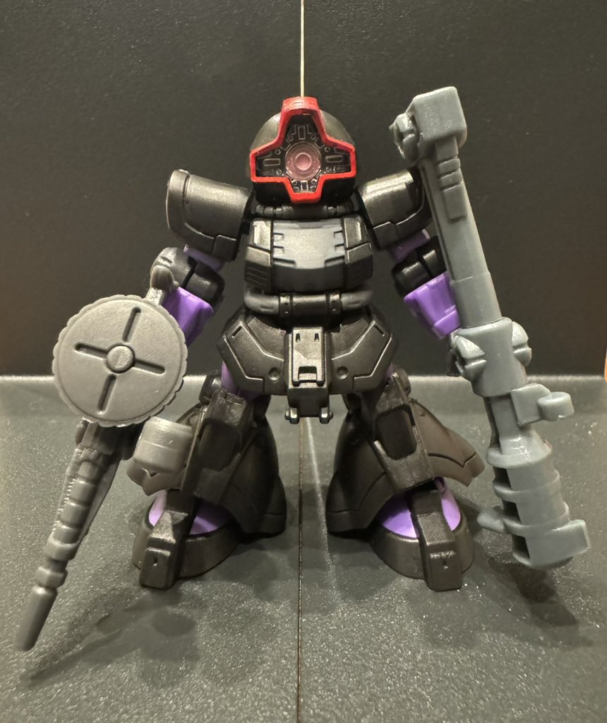 ドム試作実験機。あとは顔のパイプとビームバズーカ。どう工面しよう