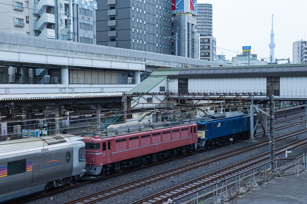 GU51498's tweet photo. #2025年を写真4枚で振り返る 
社会人時間無さすぎ https://t.co/JXMnDv4IAN