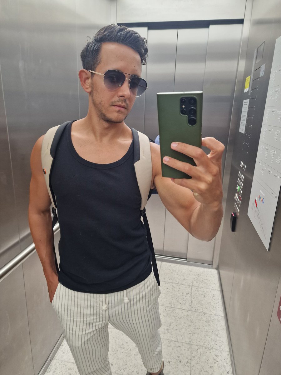 _breakingbeds's tweet image. What was your biggest fantasy this year?