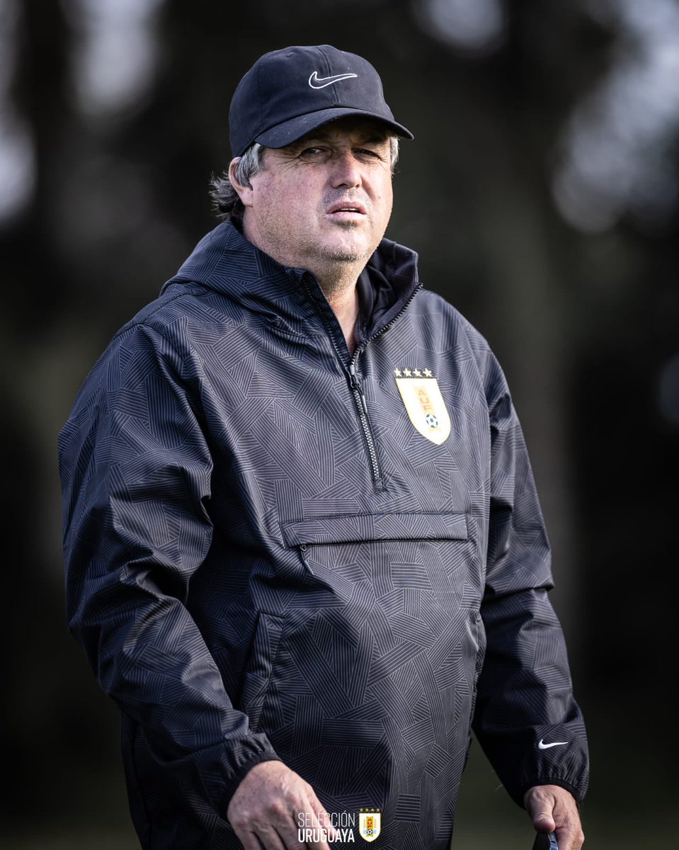 22 meses de trabajo y mucho aprendizaje, agradecer especialmente a todos los compañeros y compañeras del Complejo Celeste, pasando por staff de cocina , utileria , cancheros , seguridad , y por supuesto a todos los cuerpos técnicos y compañeros de gerencia. Será hasta la próxima