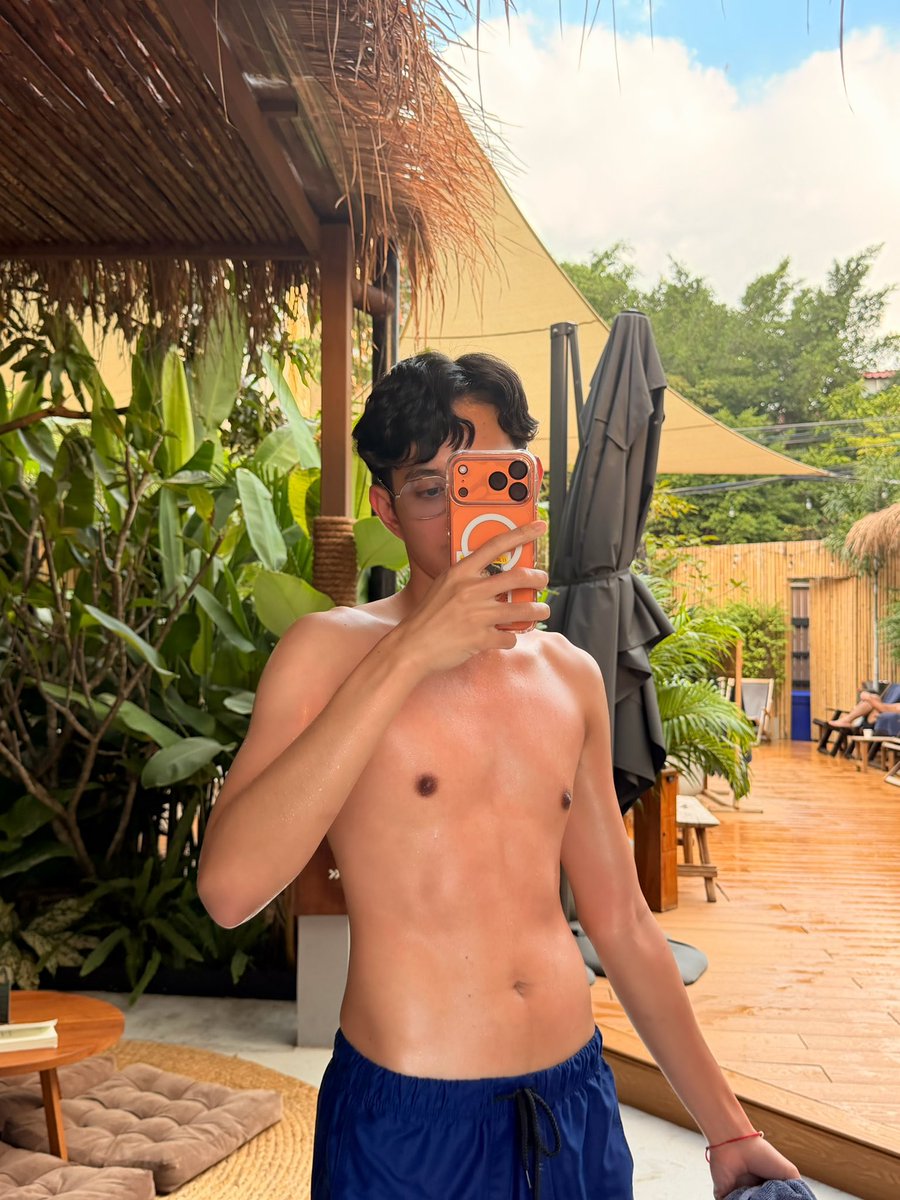 รักตัวเองไม่เจ็บเลยสักวัน🤍

instagram.com/jn.nerd