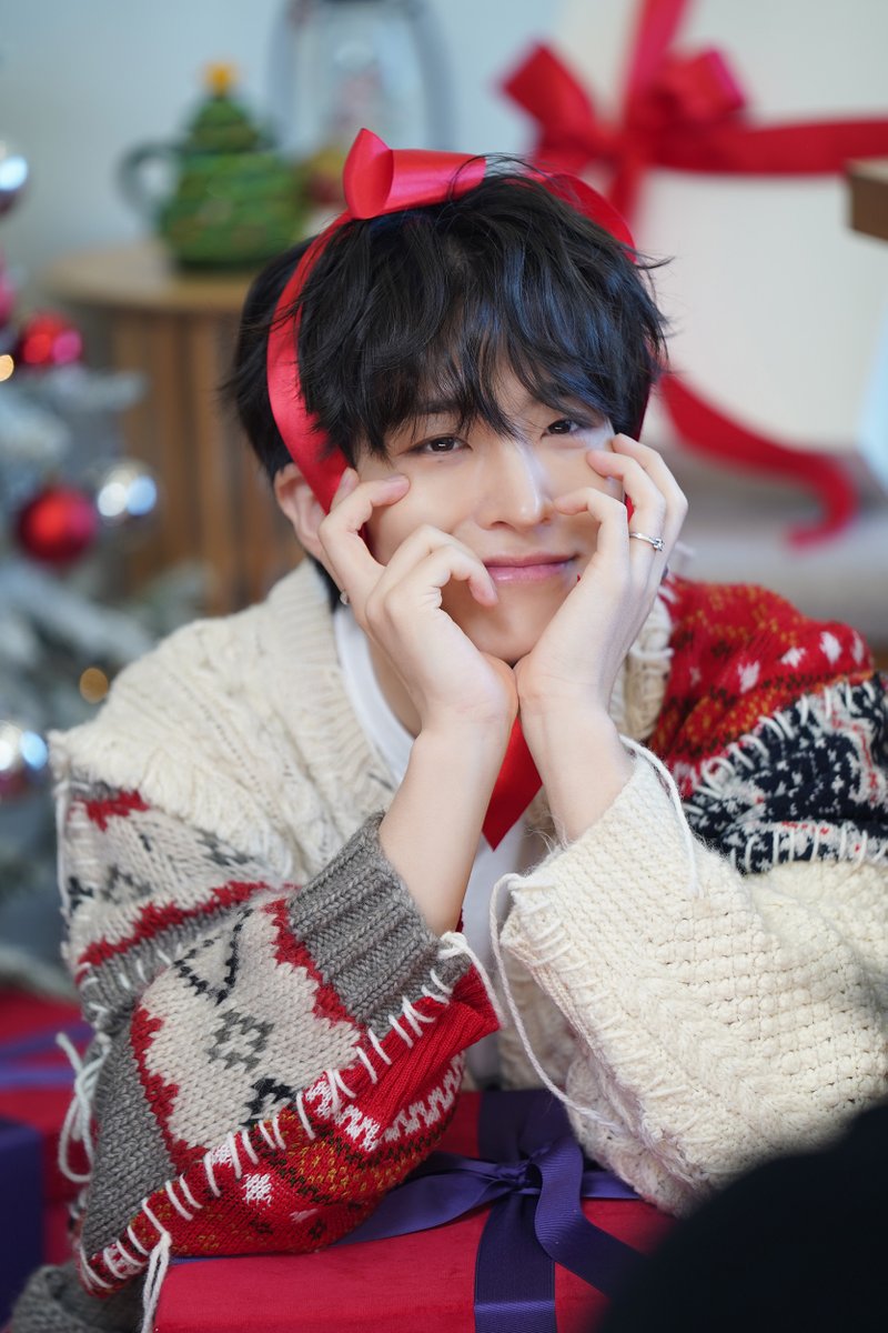 Merry Christmas with YOUNGJAE✨

#영재 #YOUNGJAE
#MerryChristmas https://t.co/M7Vwr2xm09