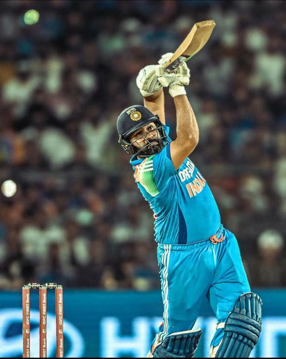 Ritik5133's tweet photo. Living Legend of Cricket!
100 in just 62 Balls at the age of 38, he is seriously on a mission World Cup 2027🏆  #RohitSharma𓃵 #VijayHazareTrophy https://t.co/nZ6W0b8i7k