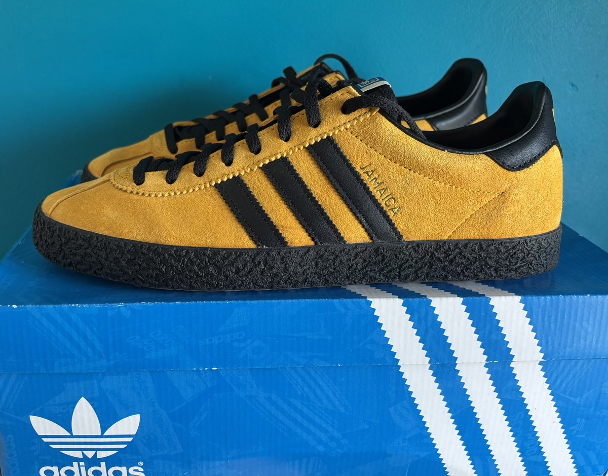 BostonBhoy1's tweet image. On the 24th day of Adimas, Adi Dassler gave to me …