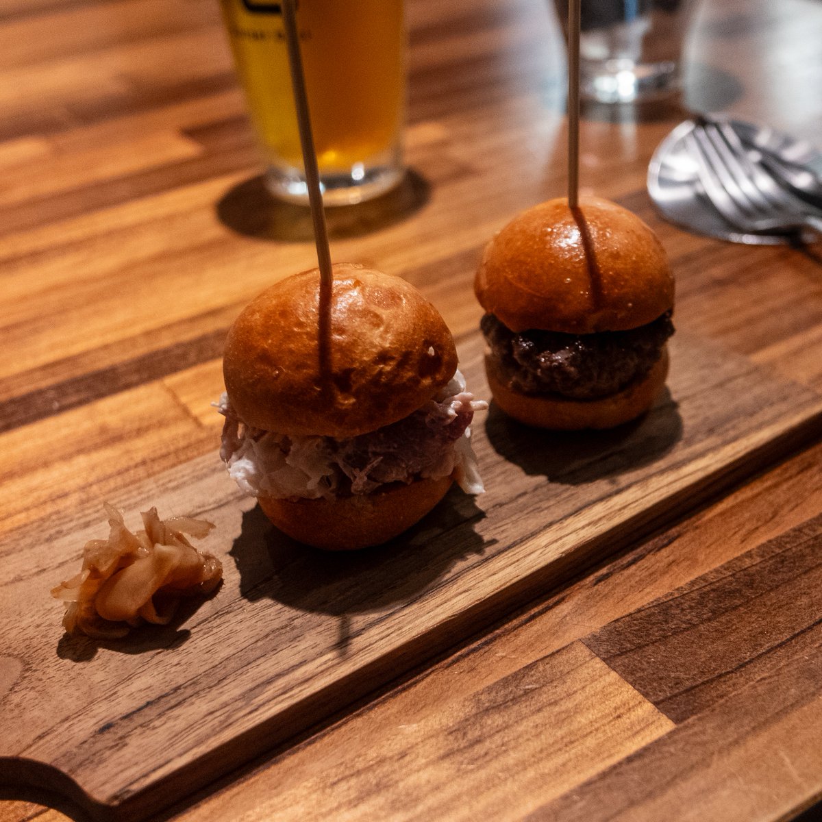 2025/12/23 Burger &amp; bistro Occi(東京五反田)
土佐あかうし「なつちよ号」のコース
- 土佐あかうしのタルタル
- 土佐あかうしのコンソメスープ
- 土佐あかうしと自家製バンズのミニバーガー２種仕立て、ステークアッシュ風xブリスケット